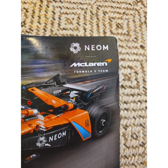 LEGO Technic NEOM McLaren Formula E Race Car Toy 42169 *SEE DETAILS* - Picture 4 of 16